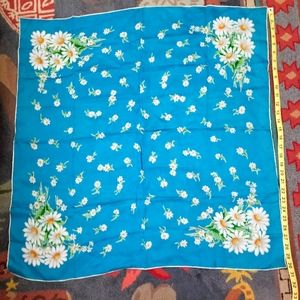 Vintage rayon daisy scarf 30in